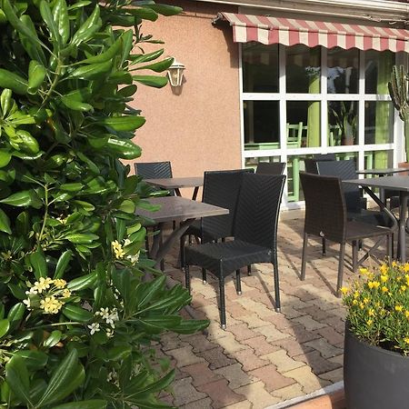 Fasthotel Nimes Кесарг Екстериор снимка